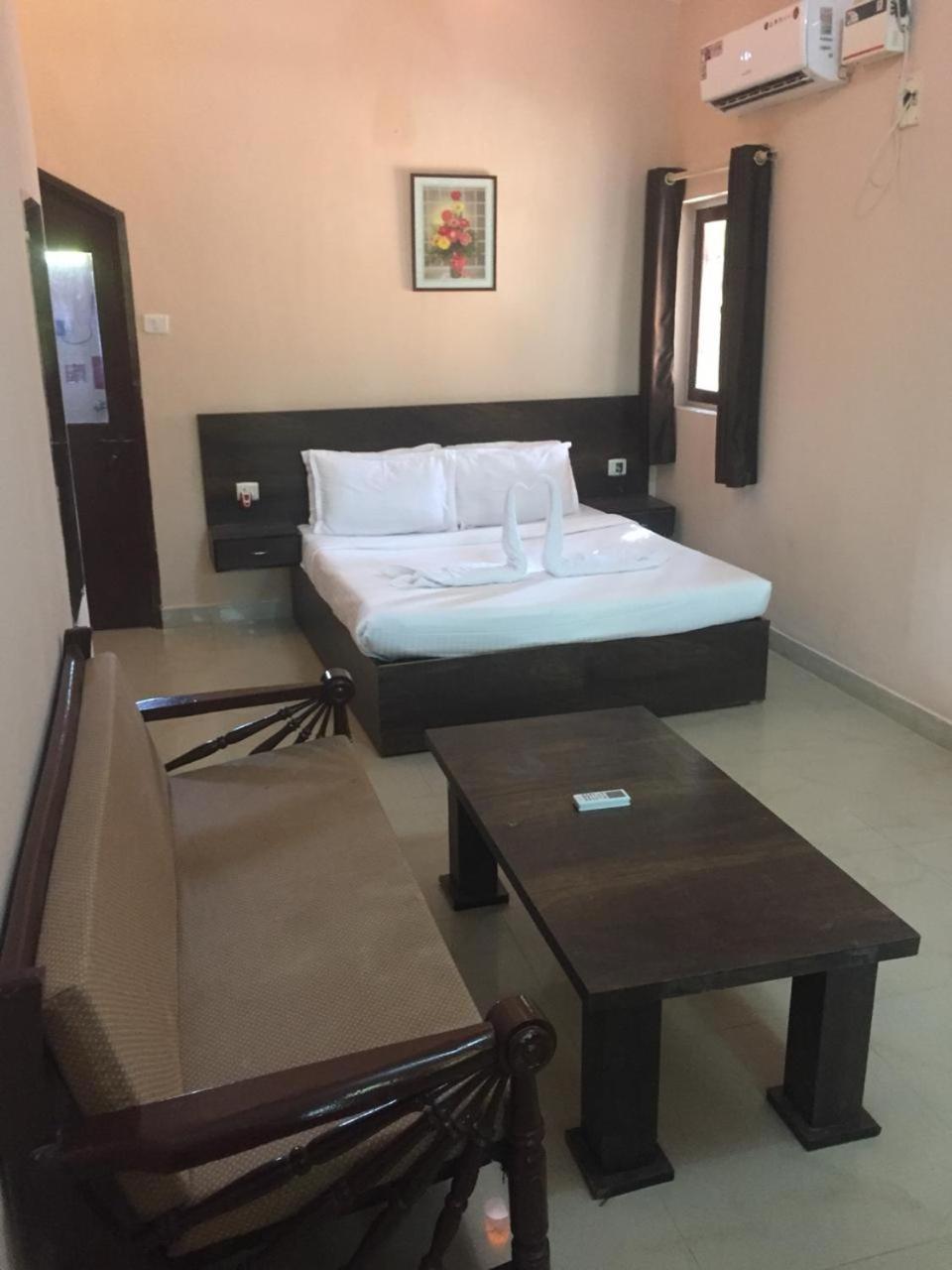 Ave Maria Guest House Candolim Exterior photo
