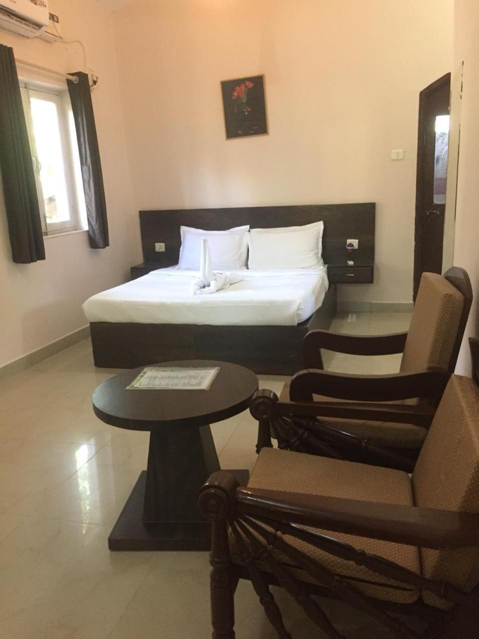 Ave Maria Guest House Candolim Exterior photo